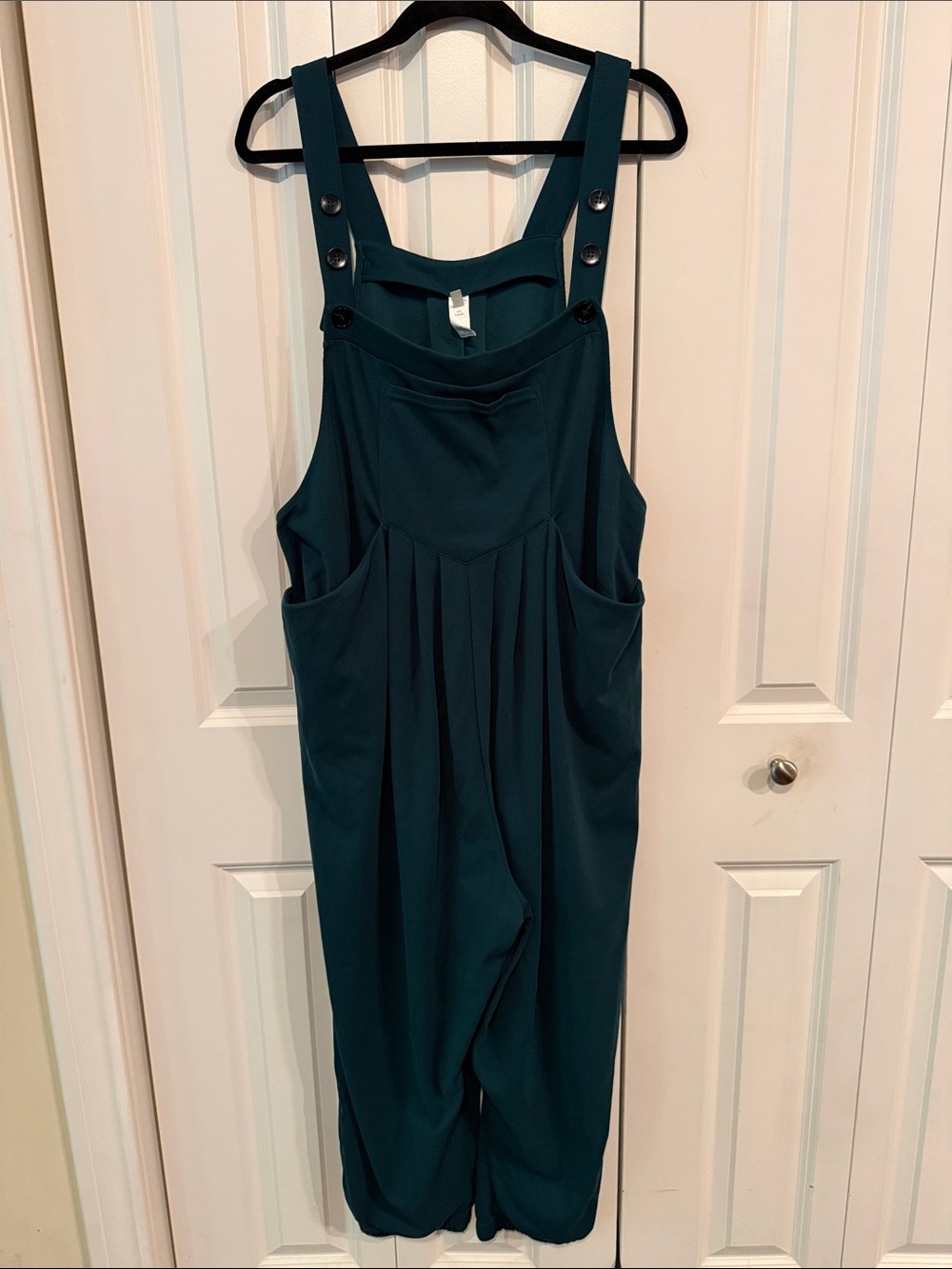 HALARA Teal Green Sleeveless Jumpsuit with Buttoned Straps